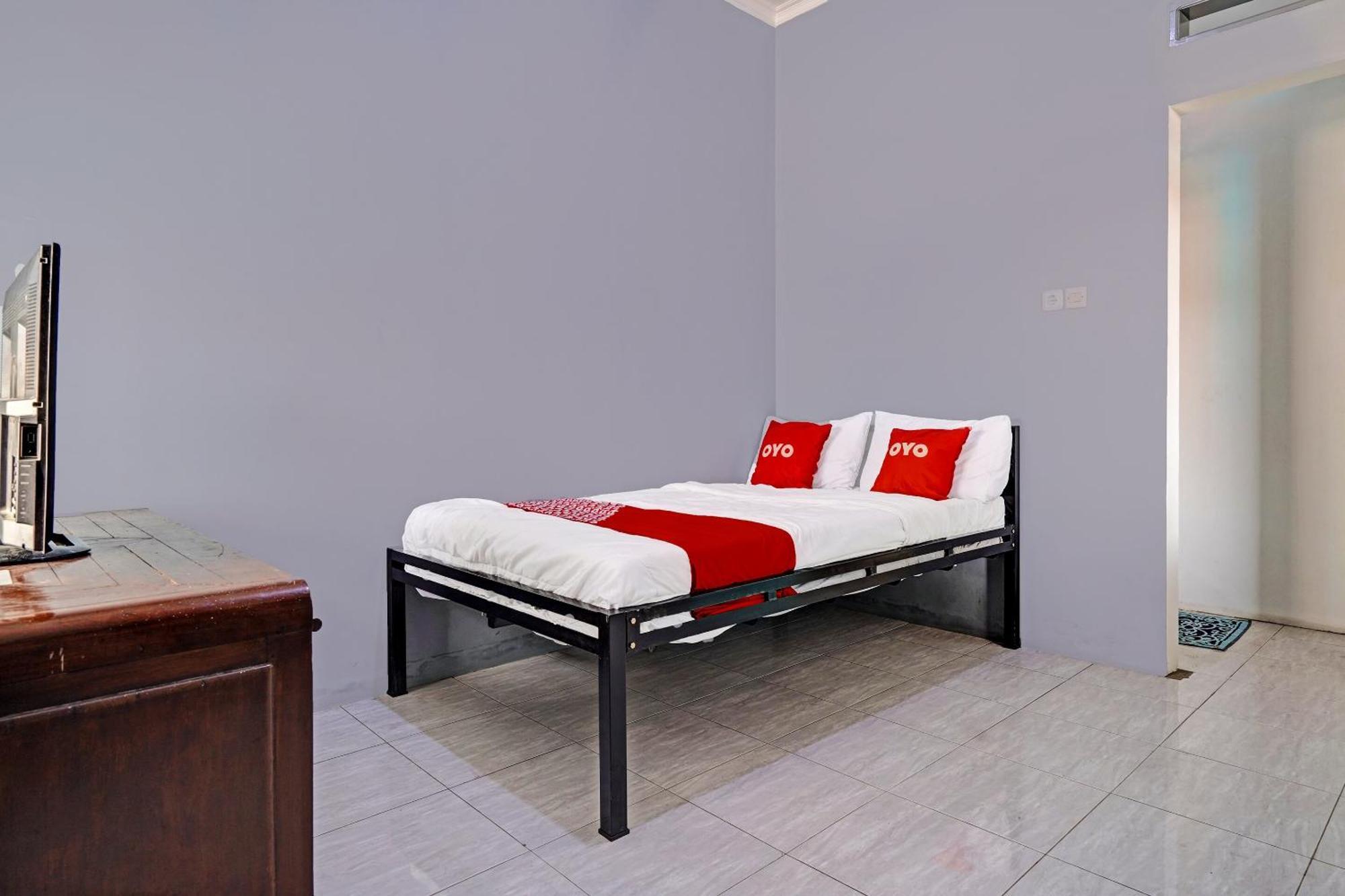 Oyo Life 91592 Aaliya Guest House Syariah Lebakwangi Ngoại thất bức ảnh